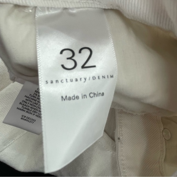 Sanctuary Sidewalk Denim Cutoff Shorts In Vintage White NWT - Picture 11 of 11